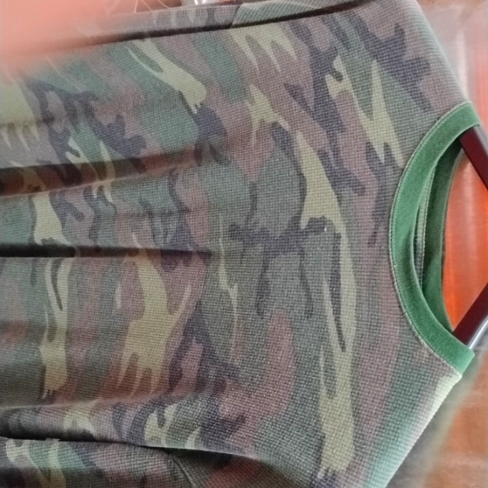 Finish Line camouflage long-sleeved 2xL shirt